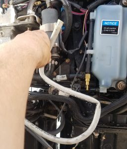 Outboard engine loses prime