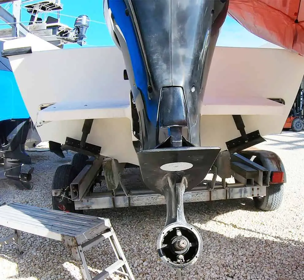 What’s The Difference Between Boat Trim Tabs & Tilt & Trim?