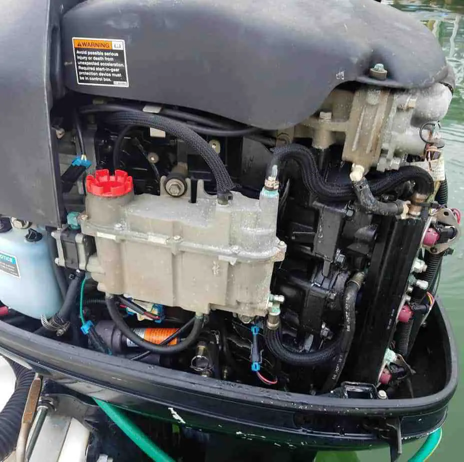 Outboard Fuel Injection Vs Carburetor Vs Direct Injection!