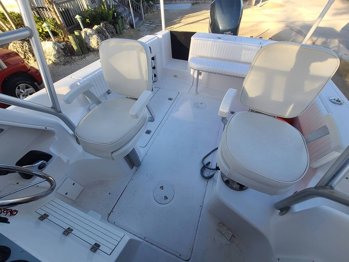 Boat Leaning Post vs. Cooler Seat or Captain Chairs